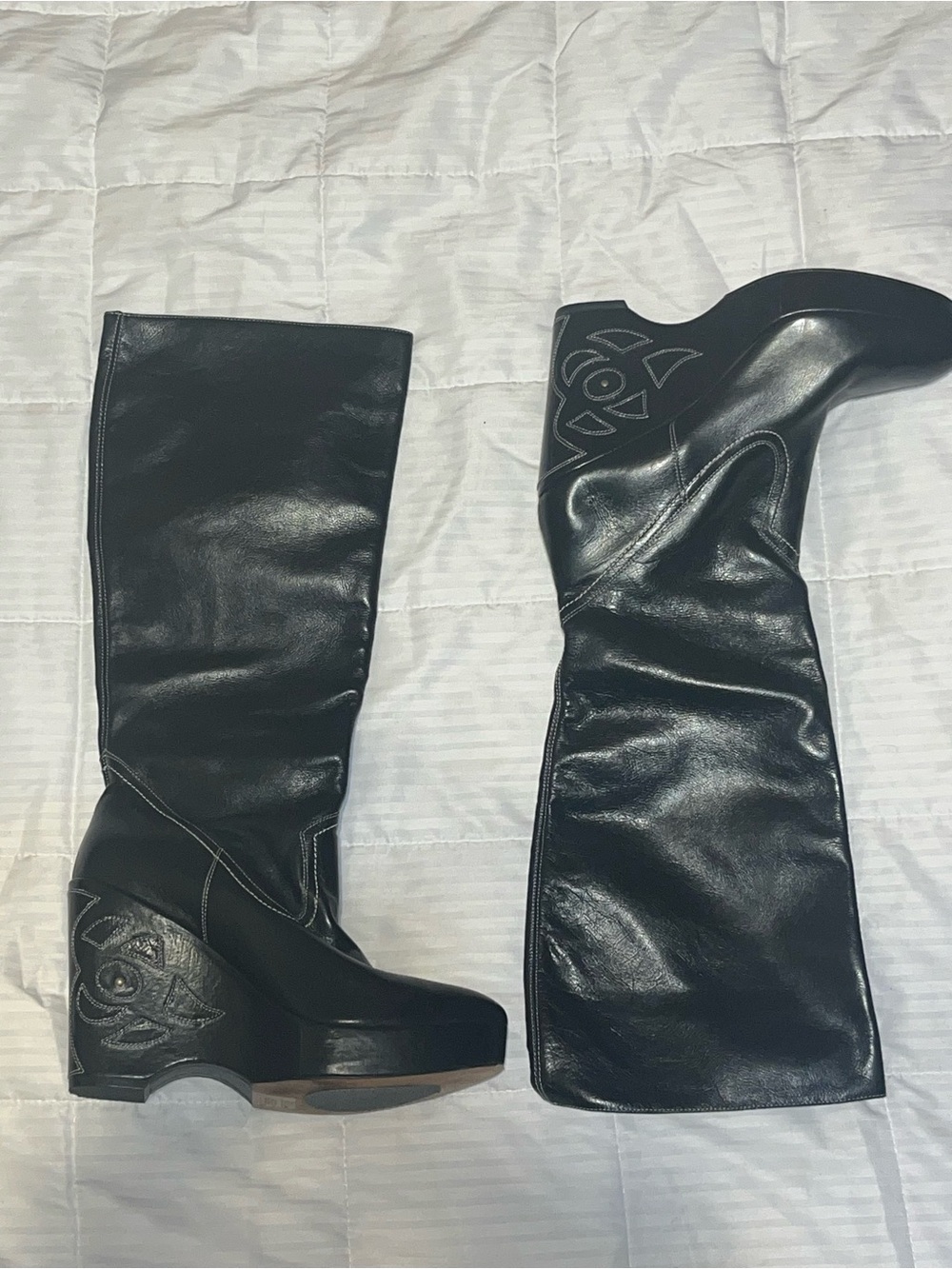Vintage Y2K Kenneth Cole Performing Art Black Leather Wedge Platform Boots Sz 10